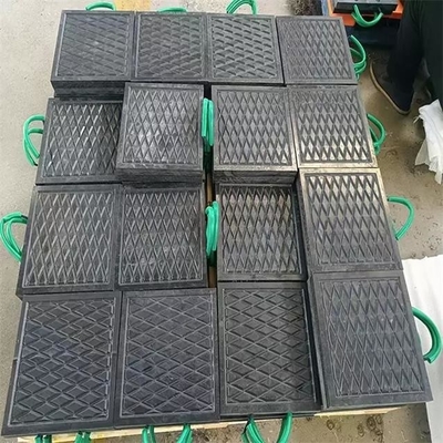 검은 엄격한 반대 충격 플라스틱 HDPE 교벽 블록 크레인 아우트리거는 스택을 패드를 댑니다