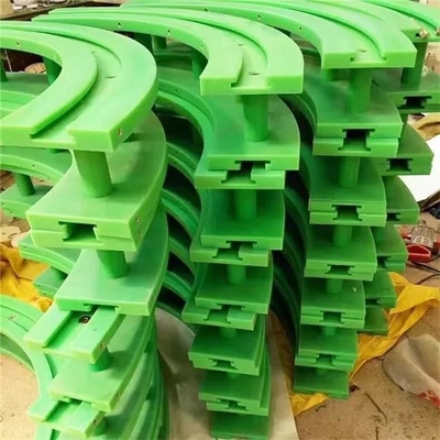 UHMWPE 폴리에틸렌 내마모 부분은 플라스틱 컨베이어 가이드 레일 제품을 녹색으로 만듭니다