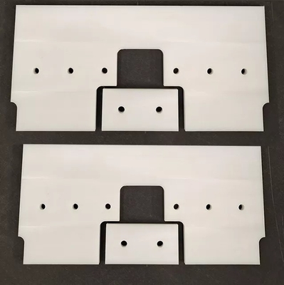 플라스틱 기계 가공품 UHMWPE 긁개식 콘베어 비행은 미끄러운 스크레이퍼를 패드를 댑니다