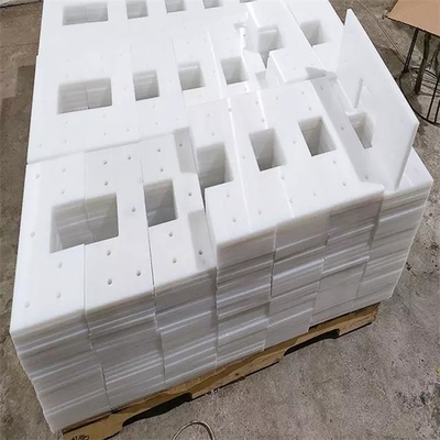 플라스틱 기계 가공품 UHMWPE 긁개식 콘베어 비행은 미끄러운 스크레이퍼를 패드를 댑니다